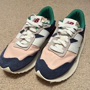 New Balance 237 Colorblock Women’s Sneaker Sz 6